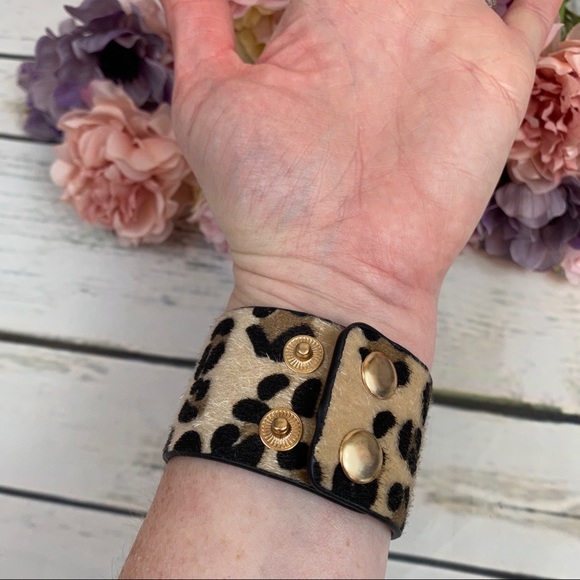 Light Leopard Wrap Gold Crystal Sun Cuff Bracelet - Picture 7 of 8
